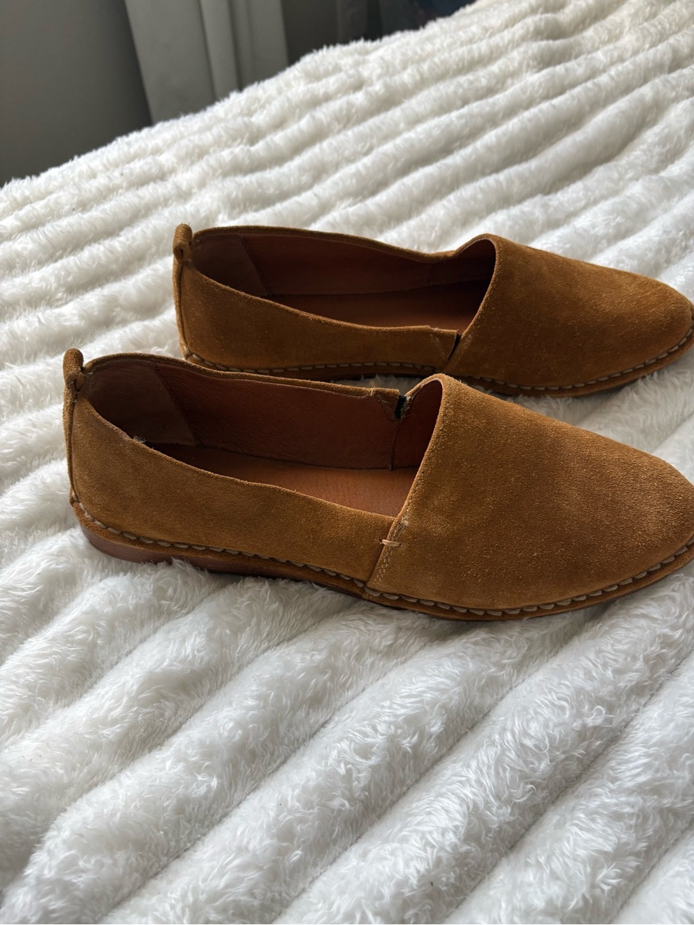 Frye Women’s 8.5B Cognac Suede Slip On Flats Leather Loafers Casual Shoes - Picture 5 of 9